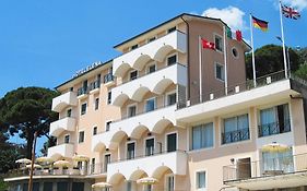Hotel Elena